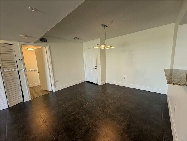 Building Photo - 2711 Ocean Club Blvd