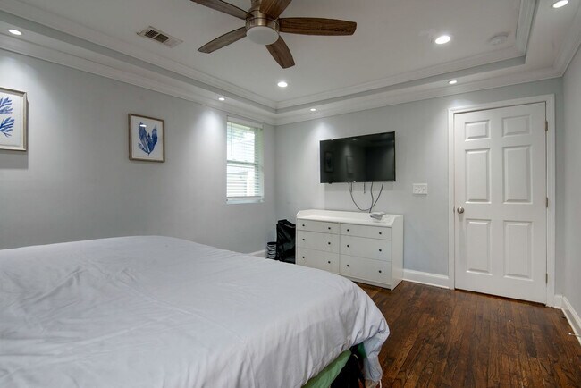 Building Photo - 1055 Peeples St SW