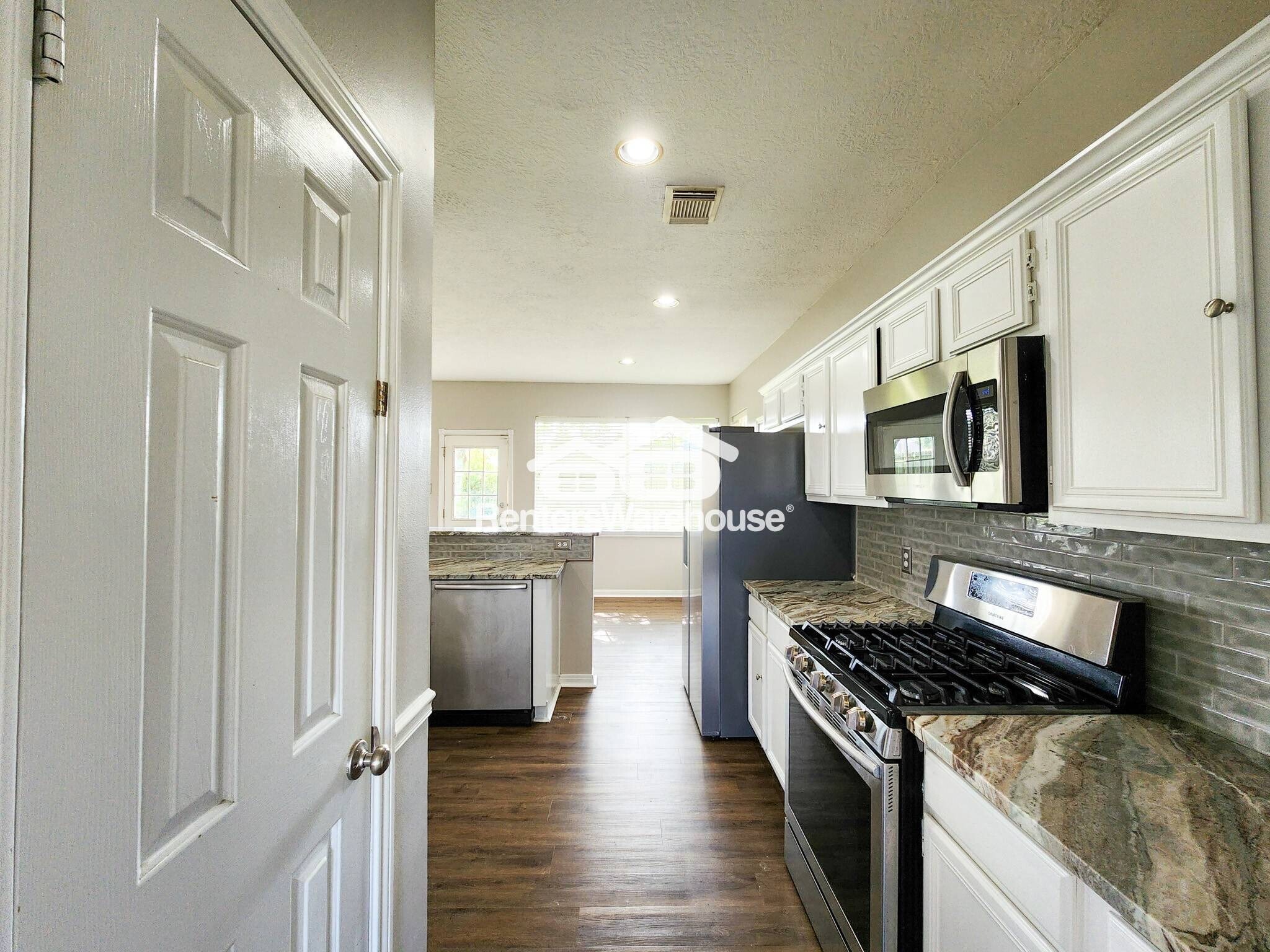 Building Photo - 2412 N Mission Cir