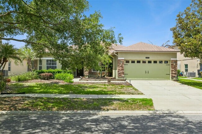 Building Photo - 237 Strathmore Cir