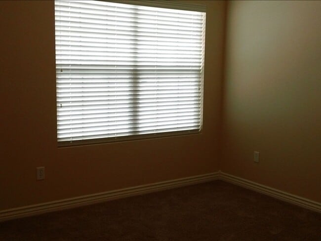 Building Photo - Cambria Townhome End Unit for Rent