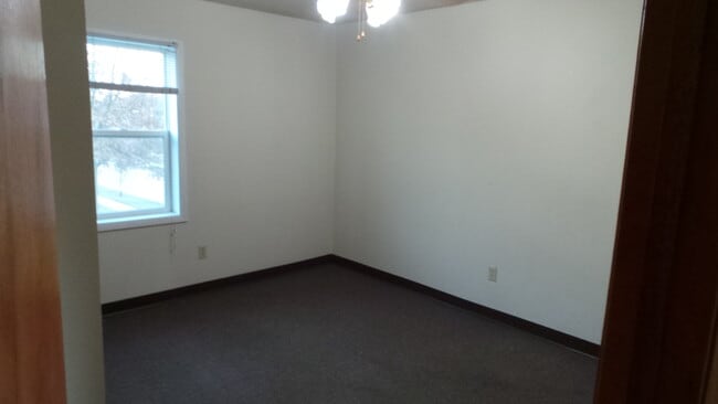 Large Bedrooms - 158 S Cottage St
