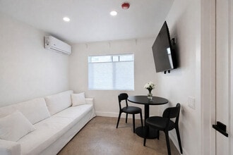 Building Photo - 6431 Carthage St