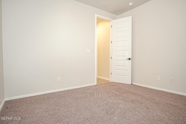 Building Photo - 12993 Tryne Way