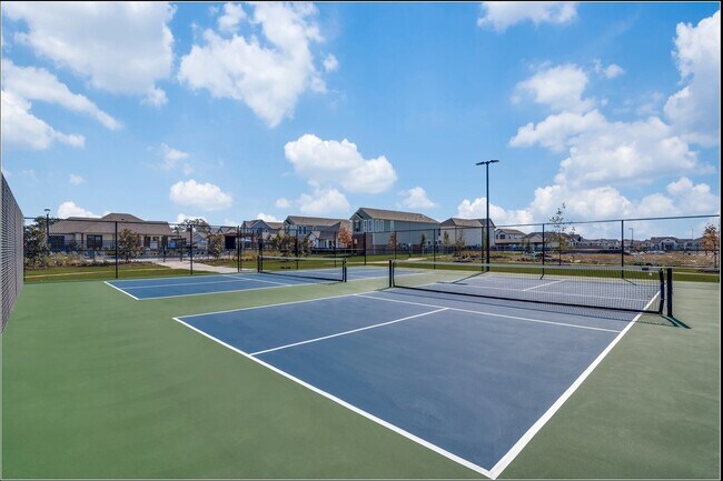 Building Photo - 151 Villas Dr