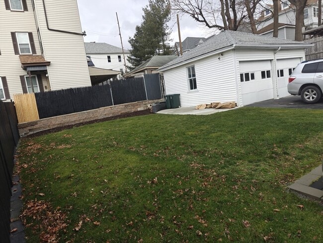 Building Photo - 452 Osborn St