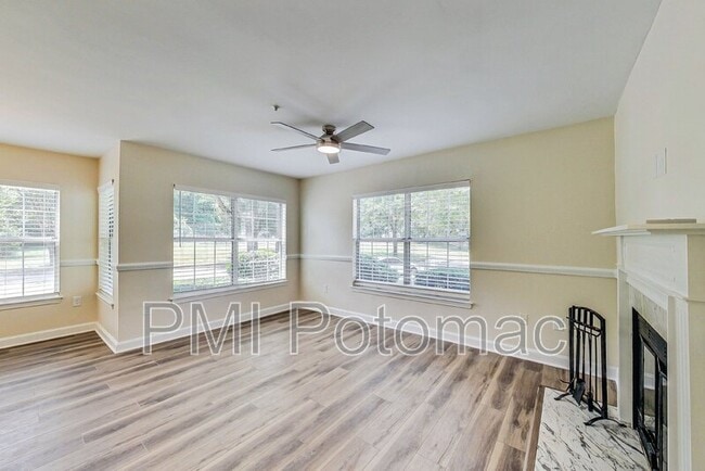 Building Photo - 10301 Westridge Dr
