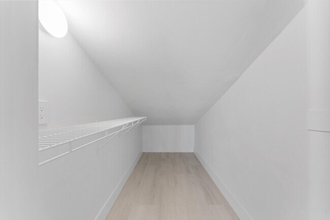 Building Photo - 1013 Bel Air Dr
