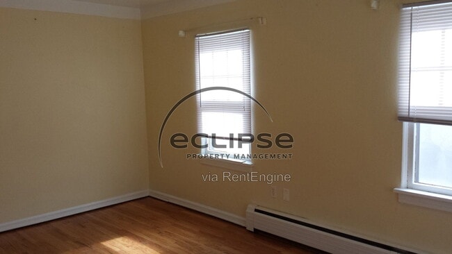 Building Photo - 909 3rd St