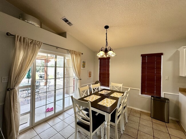 Building Photo - 5420 Kokopelli Ct NW