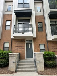 Building Photo - Uptown Living with Space for your things!