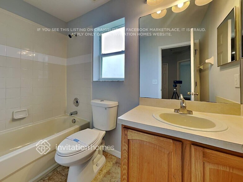 Building Photo - 17427 Garden Heath Ct