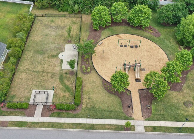 Building Photo - READY 08-17-26l!! A 3-Bedroom Townhome w/Garage in Culpepper Landing! Community Pool, Dog Park, P...
