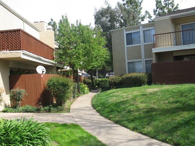 Building Photo - 475 N Midway Dr