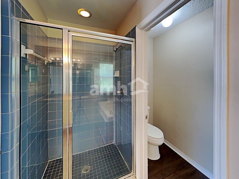 Building Photo - 1101 Blufield Ave