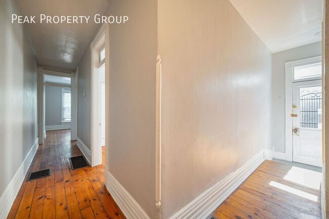 Building Photo - 247 1/2 W. Third Avenue-