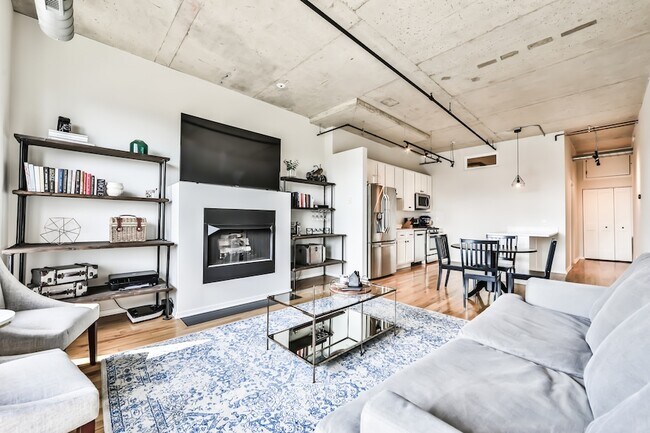 Building Photo - 6 S Laflin St