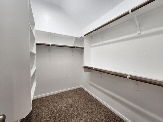 Building Photo - "Beautiful 3 Bedroom, 2 Bathroom Home for ...
