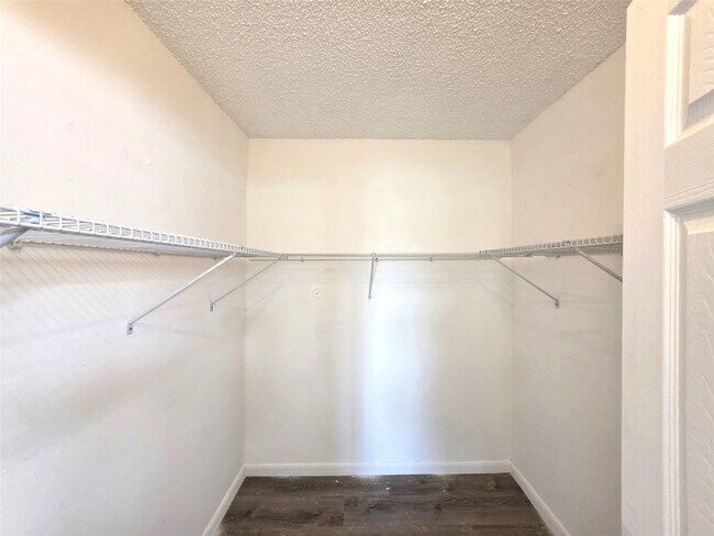 Building Photo - 14850 Naranja Lakes Blvd