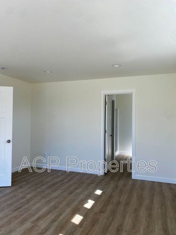 Building Photo - 1318 Bradley Ct