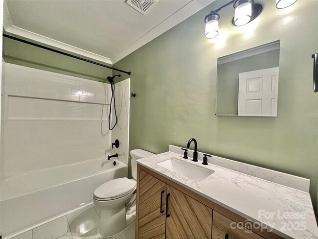 Building Photo - 1604 N Davidson St