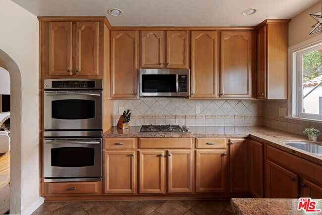Building Photo - 1700 Morada Pl