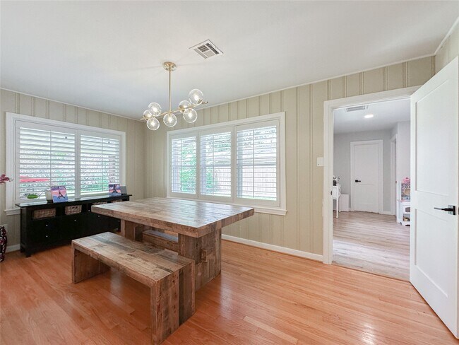 Building Photo - 3107 Broadmead Dr