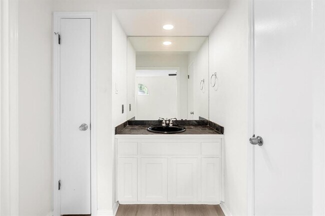 Building Photo - 6507 Cat Creek Trail