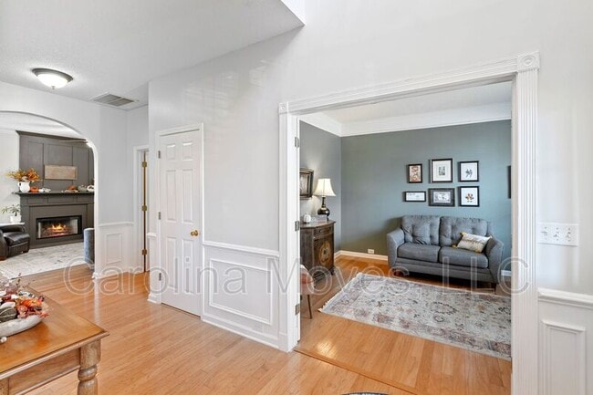 Building Photo - 312 Waterton Way