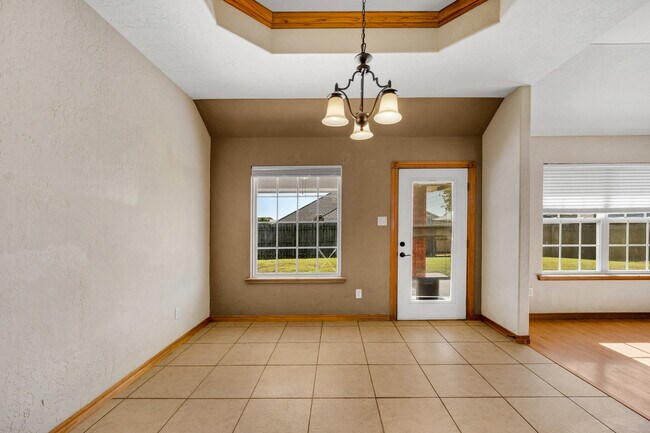 Building Photo - 1202 Hershel Dr