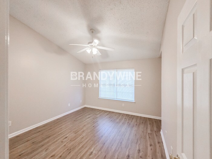 Building Photo - 107 Lake Terrace