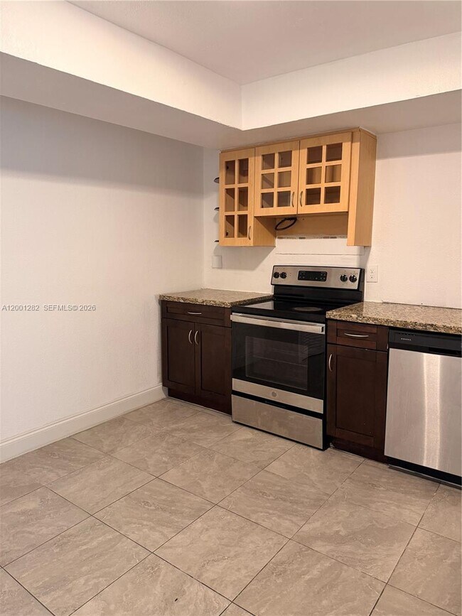 Building Photo - 6613 Evergreen Dr