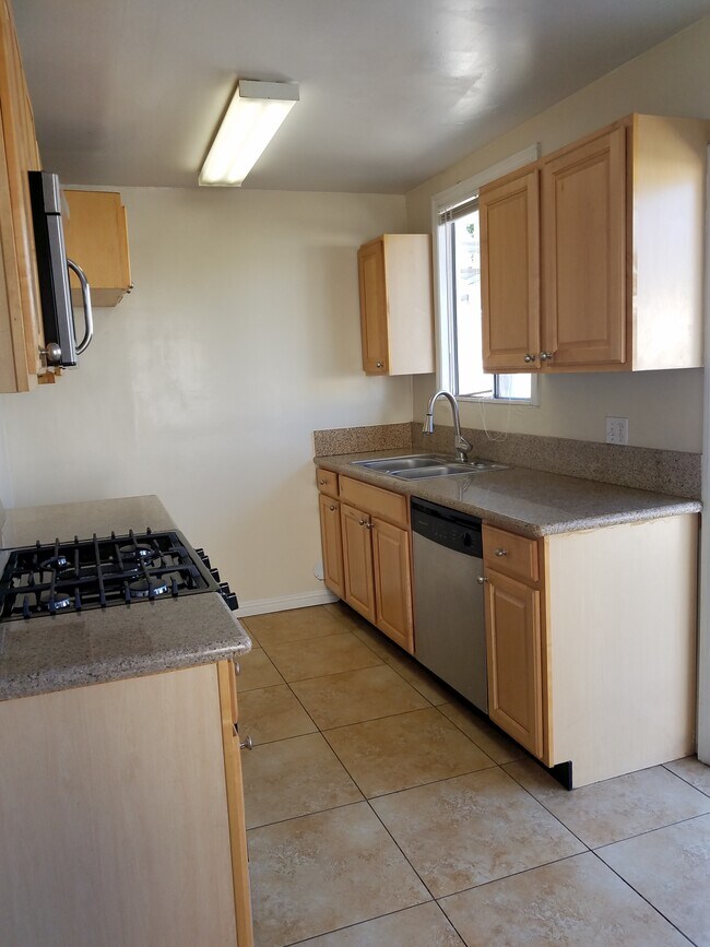 Kitchen - 1465 W 157th St