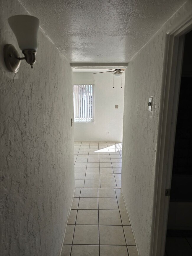 Building Photo - pm0133