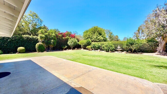 Building Photo - Lovely Single Story Home, Great Neighborhood, Amazing Yard Space, Close distance to Downtown Fall...