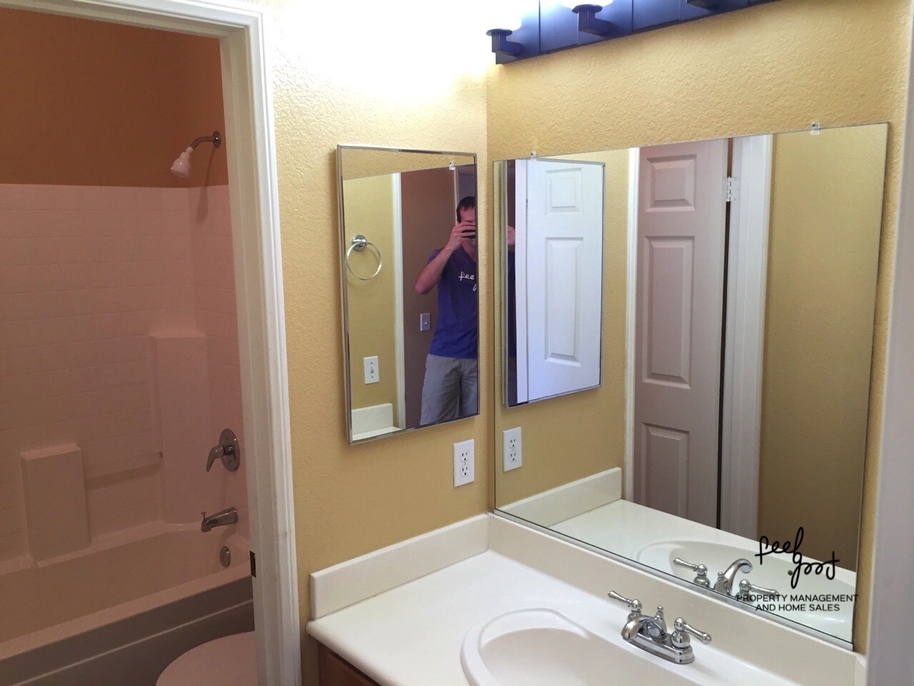 Building Photo - 305 Diamante Way