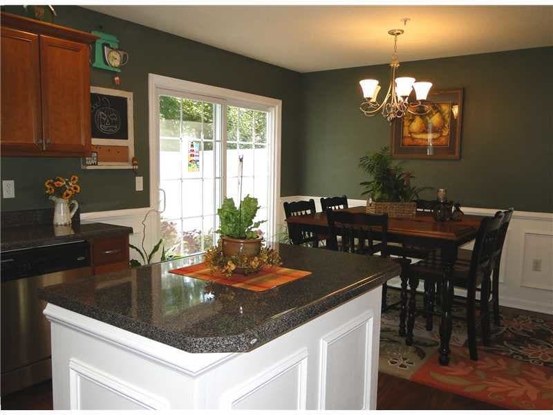 Building Photo - 241 Persimmon Lane