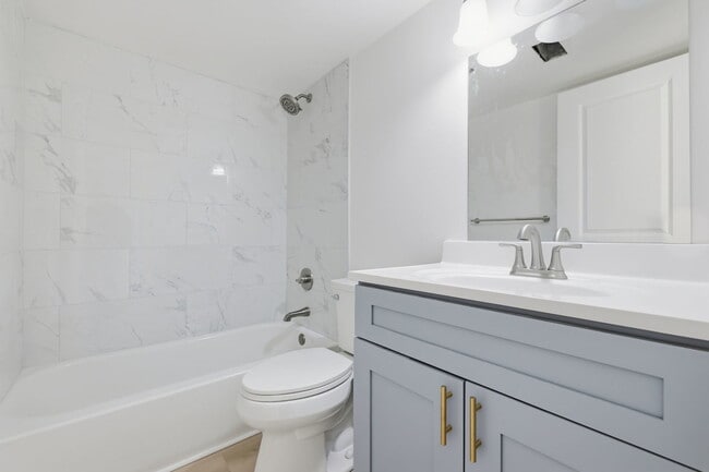 Building Photo - 4180 Williamsburg Ct