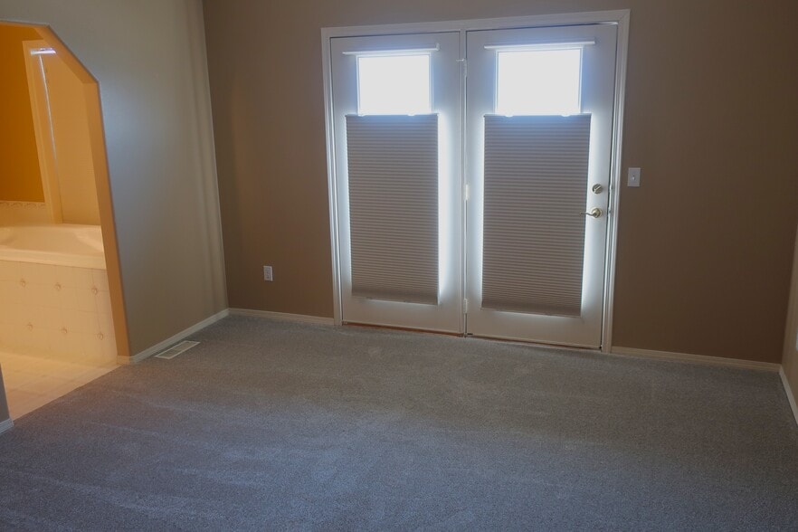 Building Photo - 466 Lower Daniels Dr