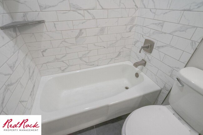 Building Photo - Newly Remodeled 3 Bedroom Townhome. Small ...
