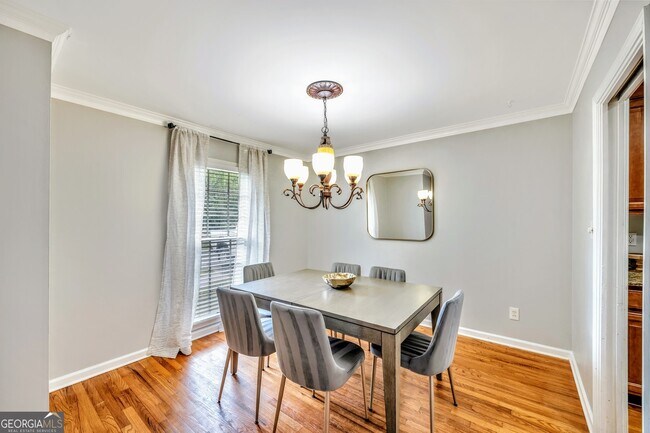 Building Photo - 801 Mockingbird Ln