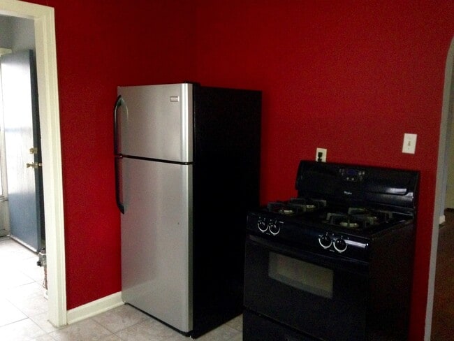 Building Photo - Very nice 3 bedroom/1 bath in El Dorado!