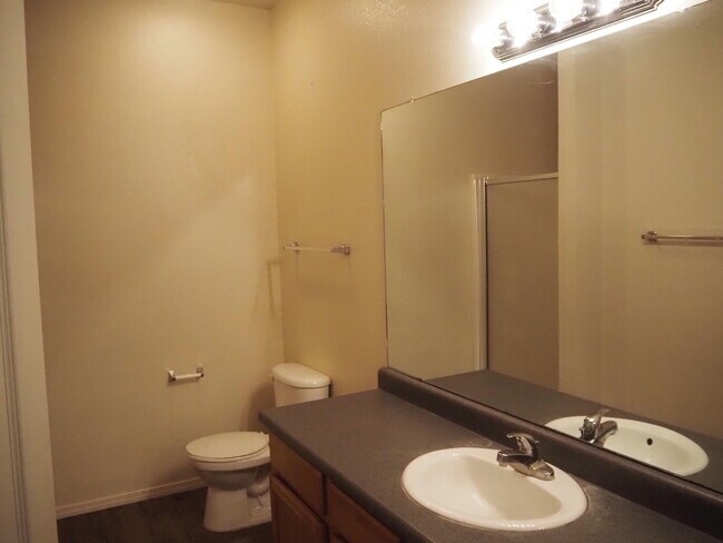 Building Photo - 4256 Sabana Loop SE