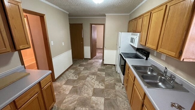 Building Photo - 2 Bed, 1 Bath Single Family House for Rent