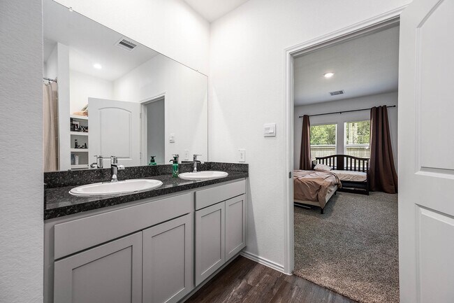 Building Photo - 24214 Montcliff Bend Ln