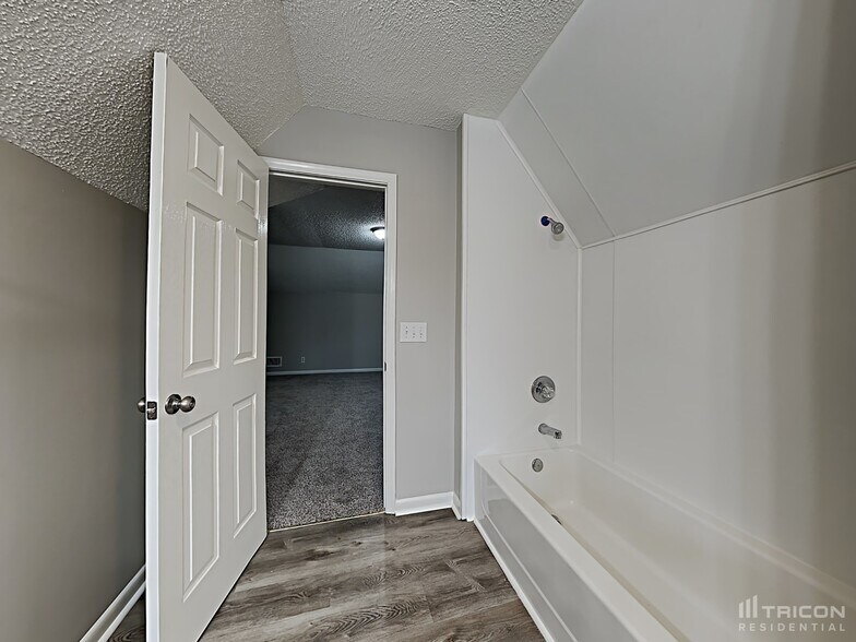 Building Photo - 730 Brushy Ridge Dr