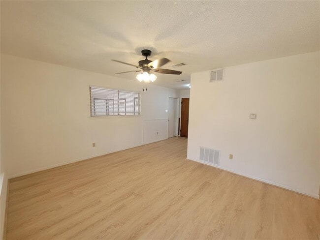 Building Photo - 5806 Nassau Dr