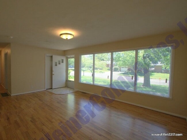 Building Photo - Available June 1st 2026!