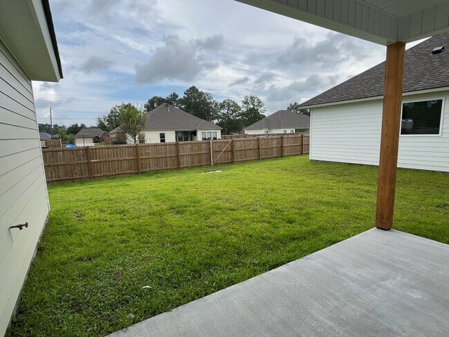 Building Photo - Beautiful new construction in Watson!