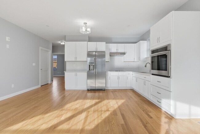 Building Photo - 19 Simon St